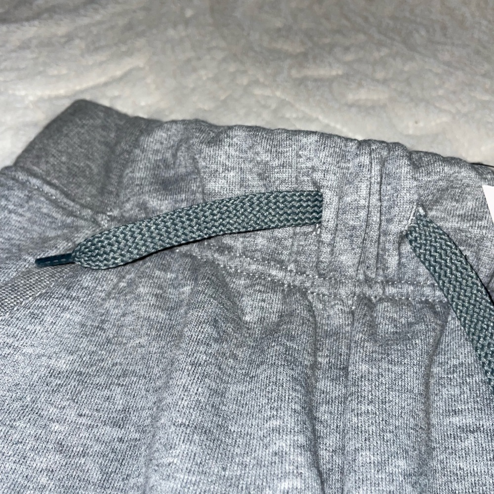 NEW NWT GIRLS NIKE GRAY SHORTS. NO DISCOUNT ON THIS ITEM - Picture 9 of 13